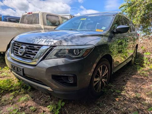 Used 2018 Nissan Pathfinder S FWD image 3