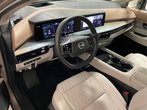 Used 2025 Nissan Murano Platinum w/ Cargo Package AWD/4WD image 14