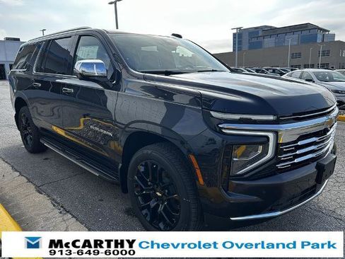 New 2025 Chevrolet Suburban Premier image 7