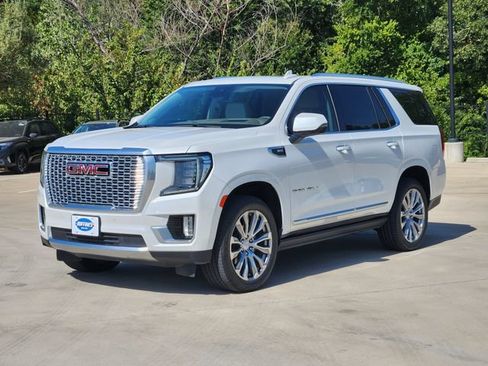 Used 2024 GMC Yukon Denali AWD/4WD image 3