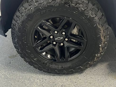 Used 2021 Chevrolet Silverado 1500 LT Trail Boss w/ Convenience Package II AWD/4WD image 9