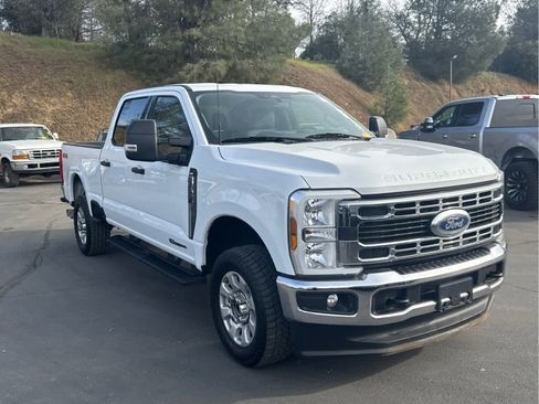 Used 2024 Ford F250 XLT image 3
