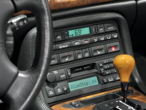 Used 2001 Jaguar XK8 Convertible RWD image 56