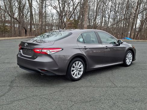 Used 2020 Toyota Camry LE FWD image 9