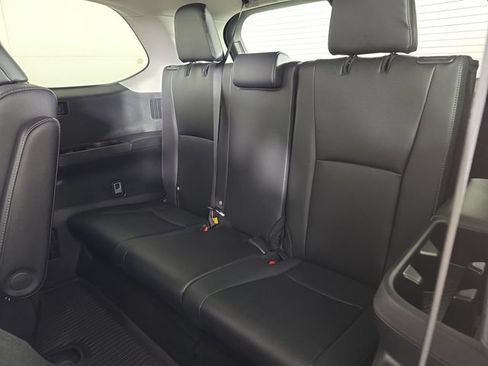 Used 2025 Toyota Grand Highlander AWD image 20