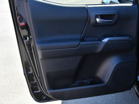 Used 2023 Toyota Tacoma TRD Off-Road w/ Technology Package image 33