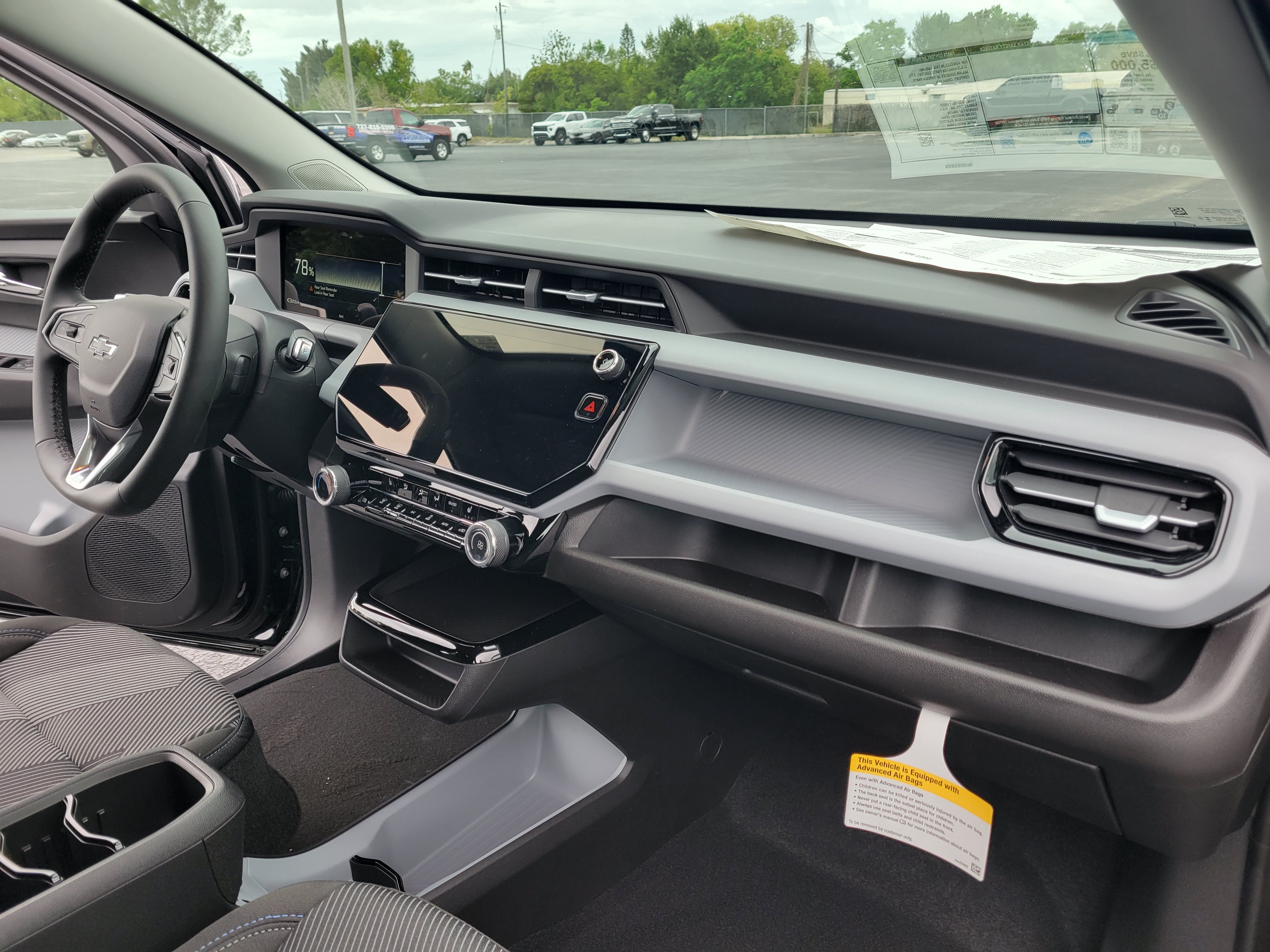 New 2027 Chevrolet Bolt LT w/ Comfort Package FWD image 28