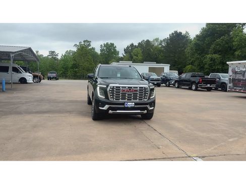 New 2026 GMC Yukon XL Denali w/ Sun & Power Step Package AWD/4WD image 3