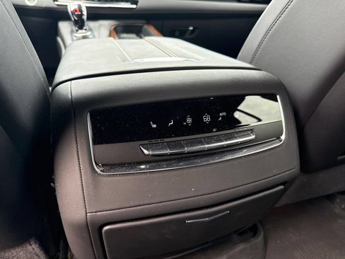 Used 2022 Cadillac Escalade Premium Luxury w/ Performance Package AWD/4WD image 14