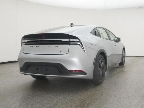 Used 2026 Toyota Prius Plug-In Hybrid FWD image 27