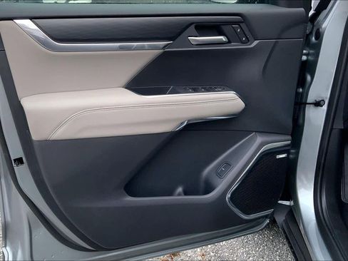 New 2026 GMC Acadia Elevation image 10