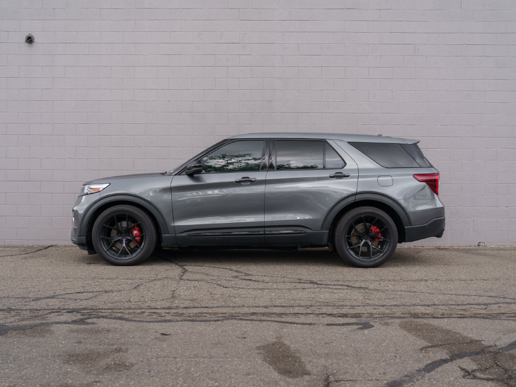 Used 2022 Ford Explorer ST w/ Equipment Group 401A AWD/4WD image 2