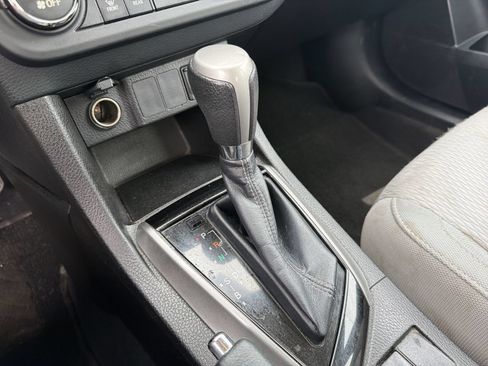 Used 2014 Toyota Corolla LE FWD image 17