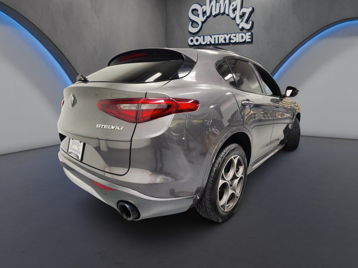 Used 2022 Alfa Romeo Stelvio Ti AWD/4WD image 13