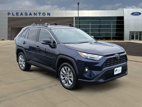 Used 2024 Toyota RAV4 XLE Premium image 7