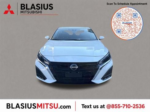 Used 2023 Nissan Altima 2.5 SV AWD/4WD image 4