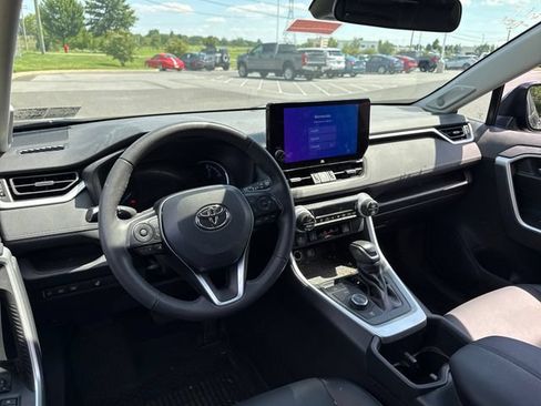 Used 2023 Toyota RAV4 XLE Premium AWD/4WD image 17