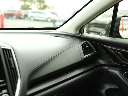 Used 2018 Subaru Crosstrek 2.0i Premium w/ Eyesight System image 31