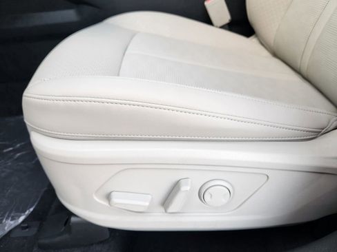 New 2026 Kia Sorento S FWD image 17