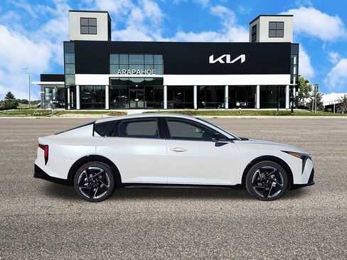 New 2025 Kia K4 GT-Line image 6