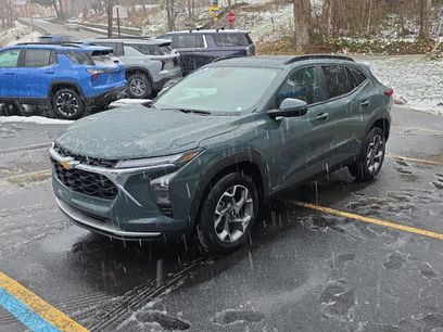 New 2025 Chevrolet Trax LT w/ Sunroof Package