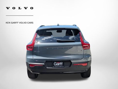 Used 2023 Volvo XC40 B5 Ultimate w/ Protection Package Premier AWD/4WD image 4