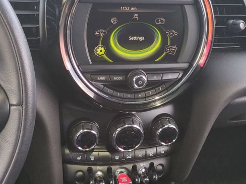 Used 2015 MINI Cooper 4-Door Hardtop FWD image 29