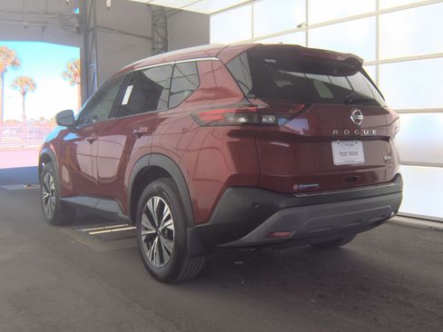 Used 2021 Nissan Rogue SV w/ Premium Package image 10