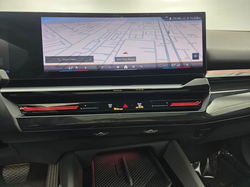 Used 2026 BMW 530i w/ Premium Package image 23