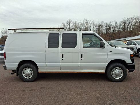 Used 2012 Ford E-250 and Econoline 250 w/ Commercial Cargo Van Pkg image 12