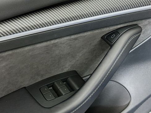 Used 2023 Tesla Model 3 Standard Range image 15