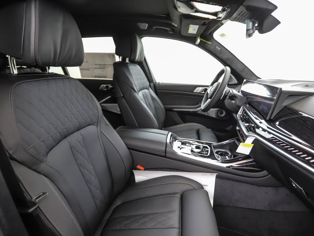 Used 2026 BMW X7 M60i AWD/4WD image 39