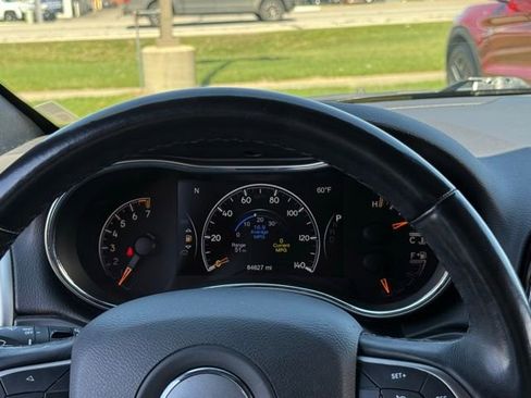 Used 2019 Jeep Grand Cherokee Limited AWD/4WD image 12