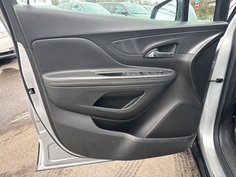 Used 2018 Buick Encore Sport Touring image 9