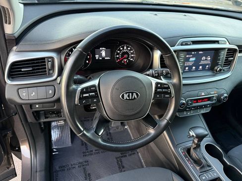 Used 2019 Kia Sorento AWD w/ LX Convenience Package image 16