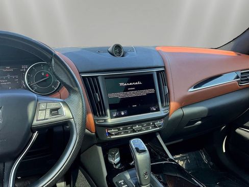 Used 2022 Maserati Levante GT AWD/4WD image 9