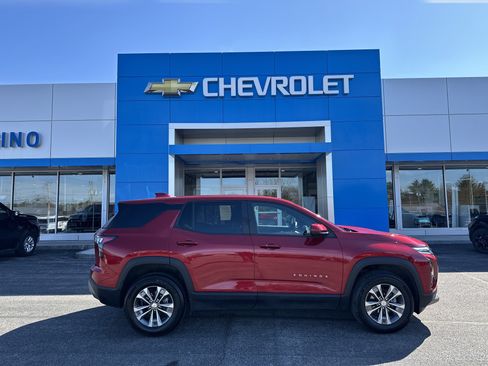 Certified 2025 Chevrolet Equinox LT image 1