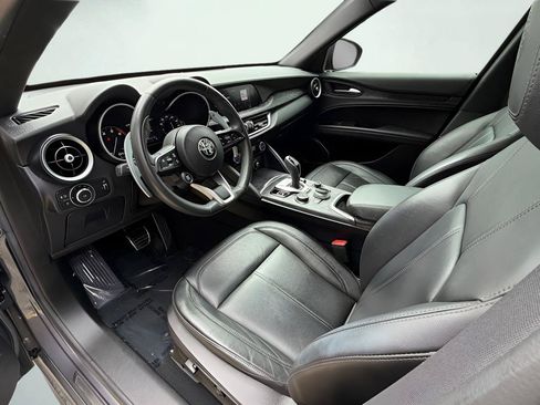 Used 2022 Alfa Romeo Stelvio Sprint RWD image 17