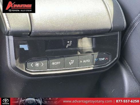 Certified 2024 Toyota Highlander XLE AWD/4WD image 17