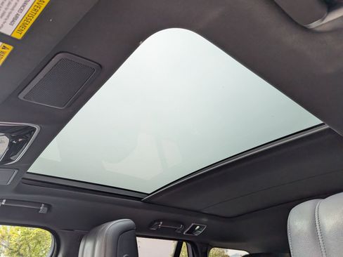 Used 2020 Land Rover Range Rover image 13