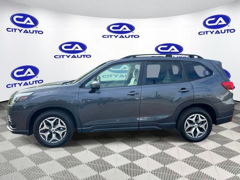 Used 2022 Subaru Forester Premium AWD/4WD image 6