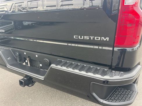 Used 2025 Chevrolet Silverado 1500 Custom image 24