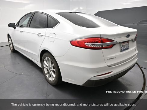 Used 2020 Ford Fusion SE image 4