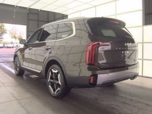 Used 2025 Kia Telluride S AWD/4WD image 5