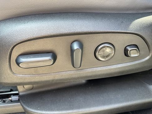 Used 2024 Buick Enclave Premium image 18