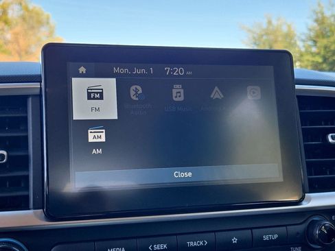 Used 2025 Hyundai Venue SEL FWD image 22