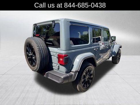 Used 2025 Jeep Wrangler Unlimited Sahara w/ Safety Group AWD/4WD image 4