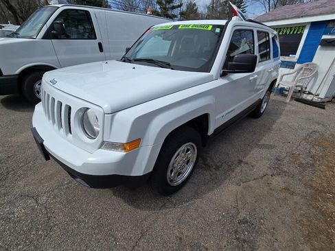 Used 2017 Jeep Patriot Sport w/ Power Value Group image 2