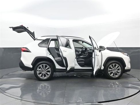 Used 2019 Toyota RAV4 XLE Premium w/ Advanced Technology Package image 34
