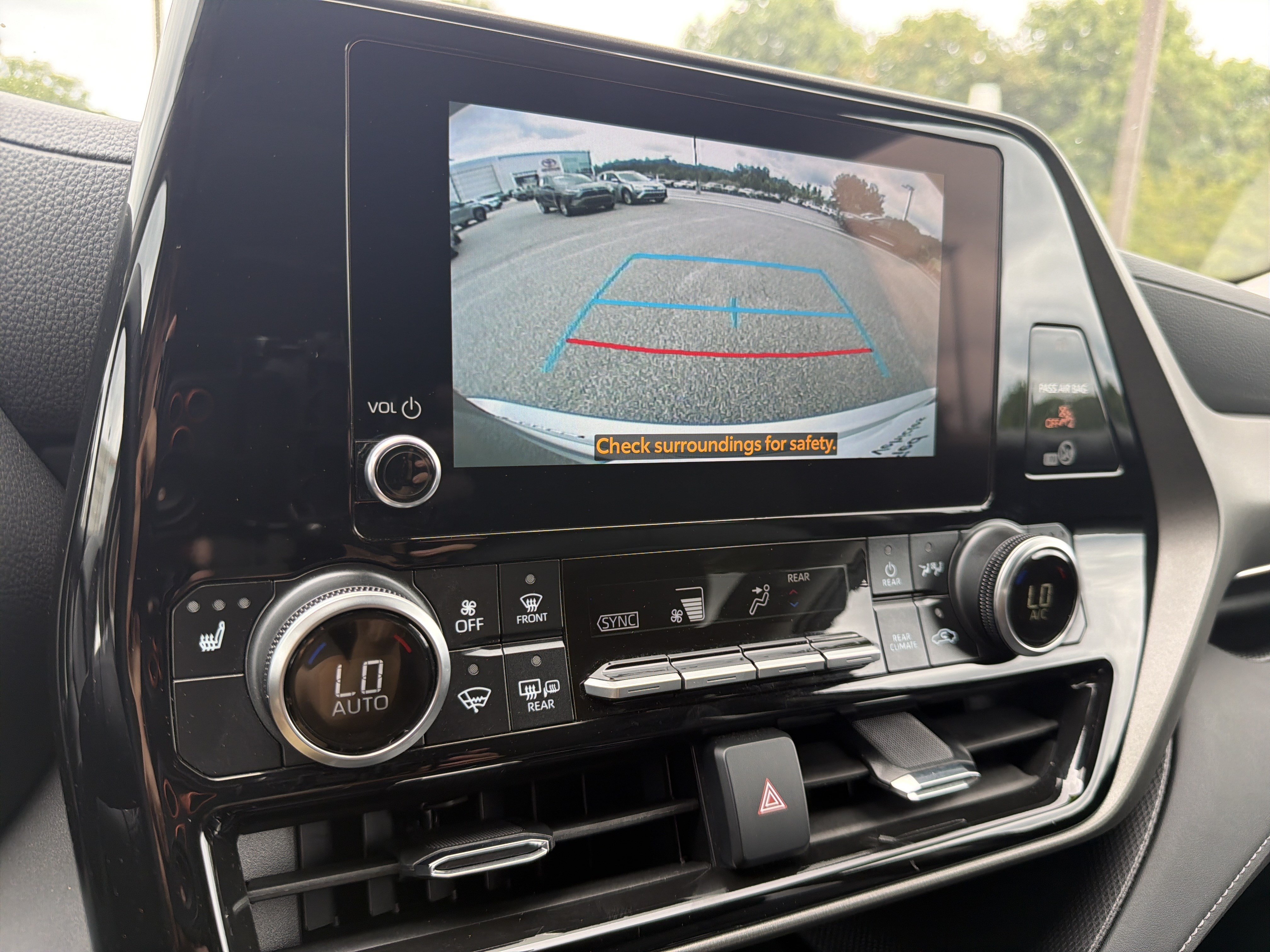 Certified 2025 Toyota Highlander XLE FWD image 7
